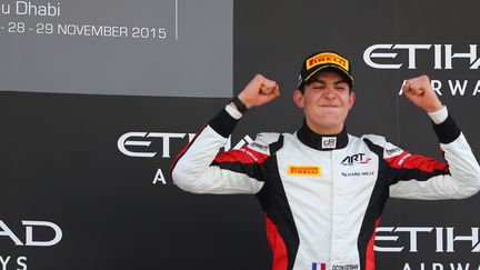 Esteban Ocon, sacré champion de GP3 à Abou Dhabi!  (MARWAN NAAMANI / AFP)