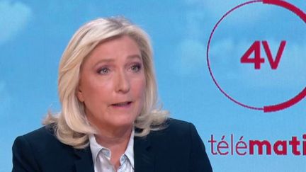 Mardi 13 septembre, Marine Le Pen, présidente du groupe Rassemblement national à l'Assemblée nationale,&nbsp;est&nbsp;l'invitée des "4 Vérités" sur France 2. (FRANCE 2)