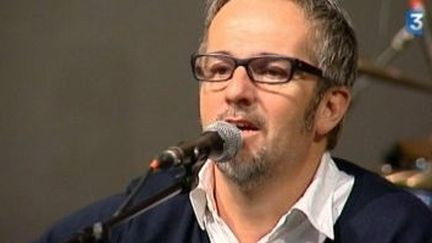 Jean Pierre Marcellesi chante la Corse et le monde au Palais des Congrès
 (Culturebox)