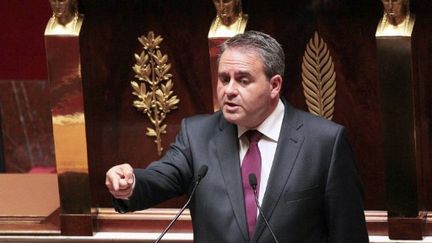 Xavier Bertrand prononce un discours à l'Assemblée, à Paris, le 27 septembre 2011. (AFP - Jacques Demarthon)