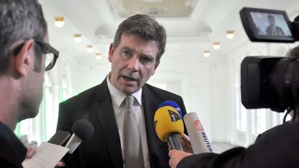 Le ministre de l'Economie et du Redressement productif Arnaud Montebourg, le 9 mai &agrave; Berlin (Allemagne). (PIERRE BEDOUELLE / AFP)