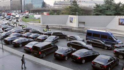 Une manifestation de VTC, le 11 février 2016 à Paris. (MATTHIEU ALEXANDRE / AFP)