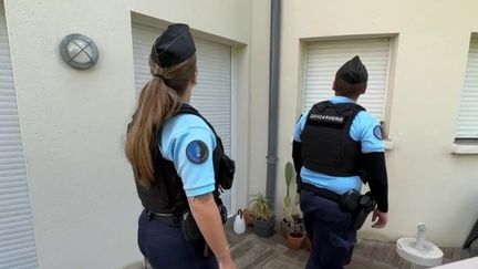 Cambriolages : les gendarmes patrouillent dans les quartiers résidentiels durant l'été (France 3)