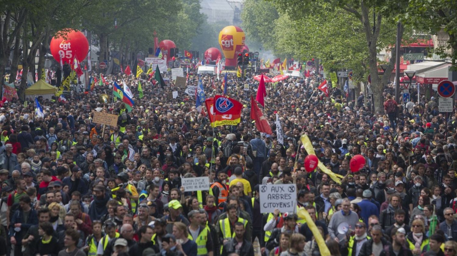 Manifestations du 1erMai 300 défilés en France pour défendre les