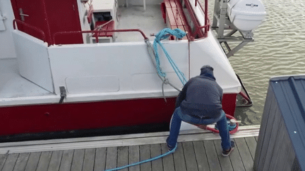 Tempête Ciaran : à Pornic, en Loire-Atlantique, il faut sécuriser les bateaux avant les intempéries (France 2)