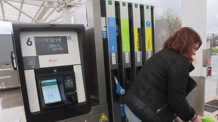 Carburants : dernier délai pour faire la demande de la prime carburant en ligne (FRANCE 2)