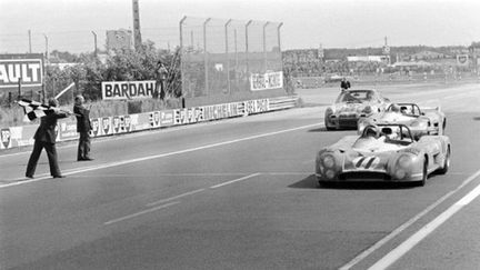 Henri Pescarolo et Gérard Larrousse s'imposent sur Matra en 1973