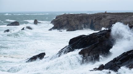 La mer se déchaîne à Quiberon (Morbihan), le 13 mars 2021. (VALENTINO BELLONI / HANS LUCAS / AFP)