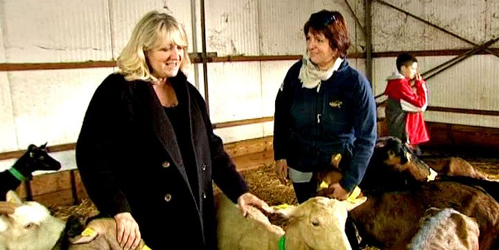 Charlotte de Turckheim et son amie chevrière "Mumu"
 (France 3 / Culturebox)