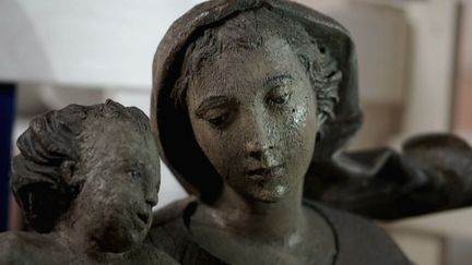 La sculpture en bois de Vierge à l'enfant, de retour à Chambéry
 (France 3/ Culturebox)