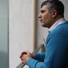 Abdulrahman, au balcon de son appartement de Rennes, le 11 mars 2016.&nbsp; (THOMAS BRONNEC / FRANCETV INFO)