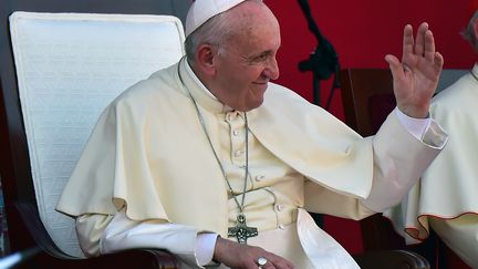 Pape : pourquoi les fidèles ne peuvent plus embrasser l'anneau papal ?