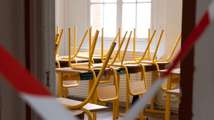 Une classe condamnée, le 7 mai 2020 à Paris. Photo d'illustration. (ALEXIS SCIARD / MAXPPP)