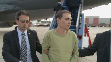 Luka Magnotta &agrave; sa descente d'avion, &agrave; Montr&eacute;al (Canada), le 18 juin 2012. ( AFP )