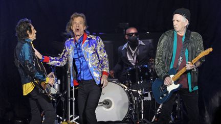 Les Rolling Stones - Ron Wood, Mick Jagger, Steve Jordan et Keith Richards - sur scène à Las Vegas (Etats-Unis) sur le "No Filter Tour" le 6 novembre 2021. (ETHAN MILLER / GETTY IMAGES NORTH AMERICA)