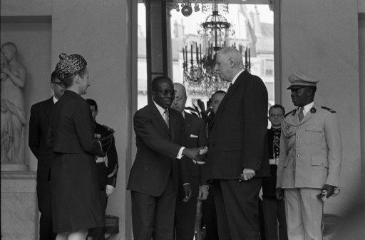 Léopold Sédar Senghor et le général De Gaulle à l'Elysée en 1968 (JEAN CLAUDE MALLINJOD / INA)