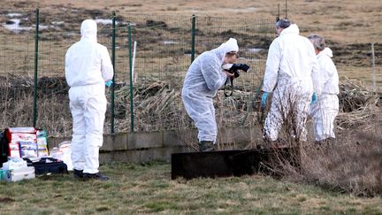 Sur les lieux de la d&eacute;couverte du corps de Francisca Rodrigues, &agrave; Lesm&eacute;nils (Meurthe-et-Moselle), le 21 f&eacute;vrier 2012. (  MAXPPP)