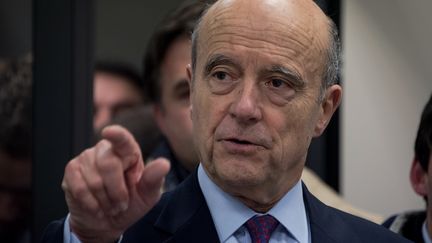 Alain Juppé lors d'une&nbsp;visite à Amiens (Somme), le 16 décembre 2015. (DENIS CHARLET / AFP)