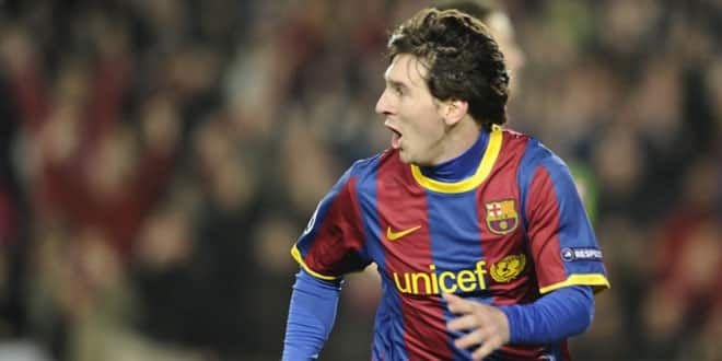 Lionel Messi hurle de joie après l'ouverture du score contre Arsenal en 2011