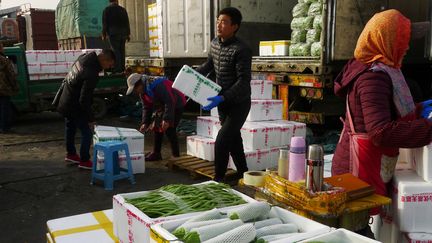 Le marché de Xinfadi à Pékin (Chine), le 28 novembre 2018. (CHINA STRINGER NETWORK / REUTERS)