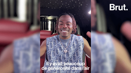 L’artiste, à l’origine des titres "Love Nwantiti" et "Felony", s’est produit à l'Hippodrome de Longchamp le dimanche 23 juillet pour le festival Lollapalooza. Brut a discuté de ses coulisses avec lui.