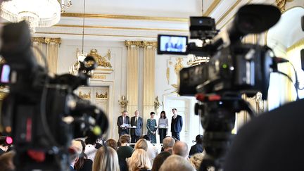 L'annonce&nbsp;des lauréats des prix Nobel de littérature 2018 et 2019 à l'Académie suédoise de Stockholm (Suède), le 10 octobre 2019. (KARIN WESSLEN / TT NEWS AGENCY / AFP)