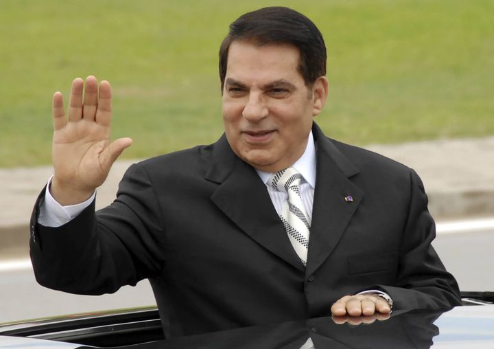 Zine El Abidine Ben Ali, alors président de la Tunisie, en déplacement à Radès, le 11 octobre 2009. (HASSENE DRIDI/AP/SIPA / SIPA)