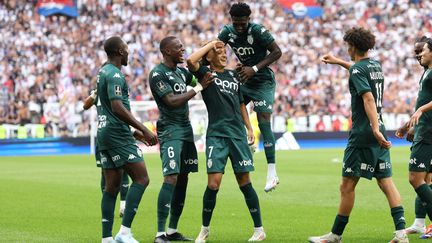 La célébration des Monégasques après l'ouverture du score d'Elisse Ben Seghir face à Lyon, au Groupama Stadium, le 24 août 2024. (ALAIN JOCARD / AFP)