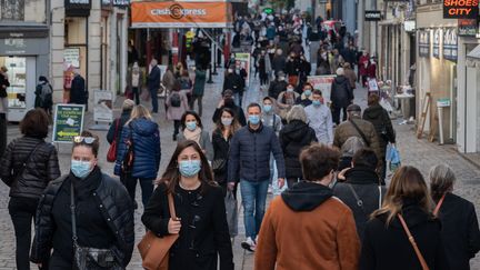 Dans le centre de Nantes, mardi 15 décembre 2020. (ESTELLE RUIZ / HANS LUCAS)