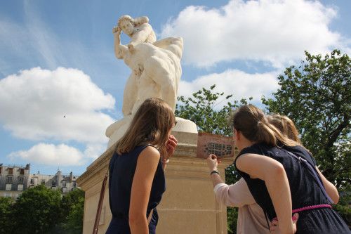 Il faut faire travailler ses ménings pour résoudre les enigmes de l'escape game "Mystères aux Tuileries".
 (Musée du Louvre)