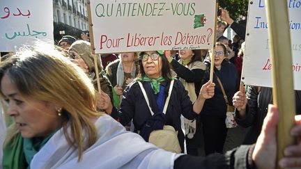 Manifestation pour un "changement de régime" à Alger, le 17 janvier 2020. (RYAD KRAMDI / AFP)