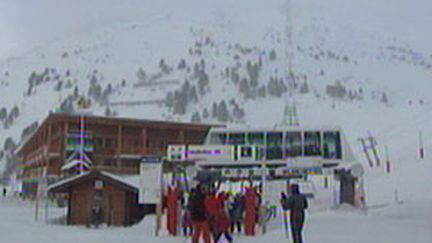 Une avalanche sur un domaine hors piste des Arcs a causé la mort de trois skieurs, dont un guide expérimenté (France 2)