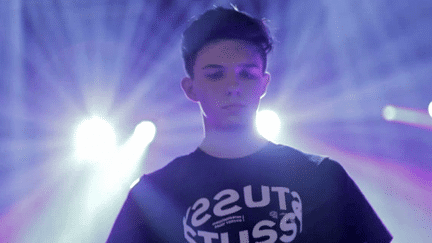 Petit Biscuit sur scène, l'une des révélations électro du moment.
 (Capture d&#039;écran France 3)