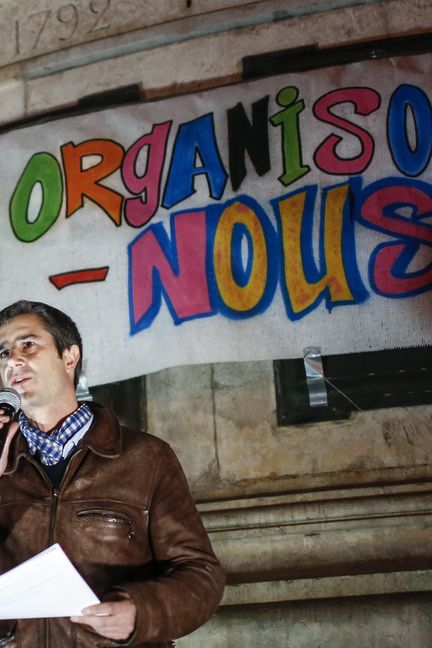 François Ruffin lors de l'assemblée générale de "Hé Paris, on se bouge ?", organisée par le mouvement "La Fête à Macron" pour une convergence des luttes avec les "gilets jaunes", place de la République, à Paris, le 29 novembre 2018. (MAXPPP)