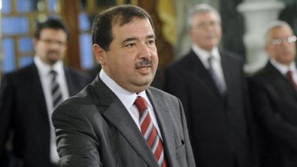 Le ministre de l'Investissement et de la Coopération internationale, Riadh Bettaieb, prêtant serment au palais de Carthage à Tunis, le 24 décembre 2011. (FTV - Laurent Ribadeau Dumas)