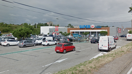 Un individu armé s'est retranché dans un supermarché de Trèbes, dans l'Aude,&nbsp;le 23 mars 2018. (GOOGLE MAPS)