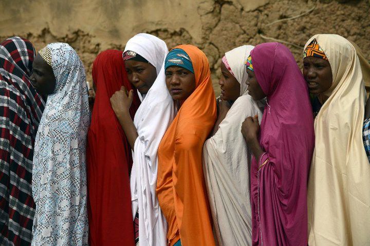 Samedi 28 mars 2015. Des femmes attendent de voter à Daura (Etat de Katsina) pour les élections générales.  (PHOTO / PIUS UTOMI EKPEI)