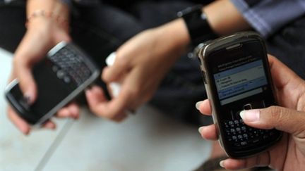 Le nombre de fraudes au Bac avec téléphones portables est en hausse entre 2008 et 2009 (AFP PHOTO / ADEK BERRY)