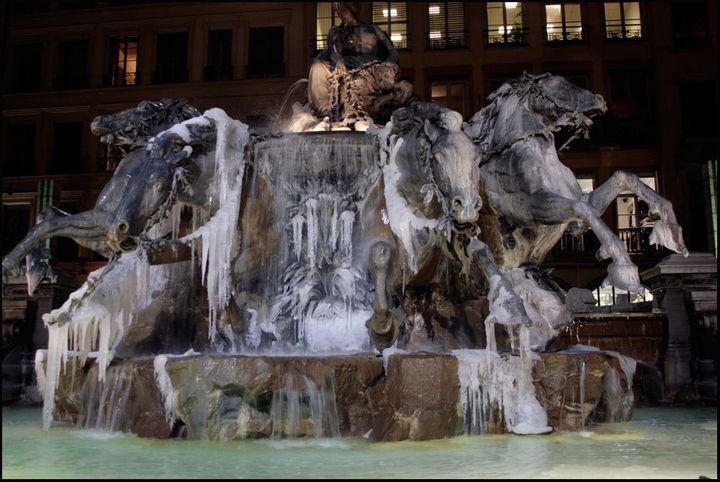 La fontaine des Terreaux à Lyon, en hiver
 (Jean-François Lixon)