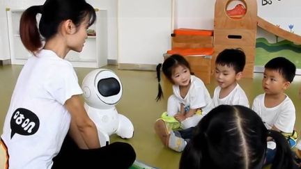 chinois robot ecole&nbsp; (FRANCE 2)