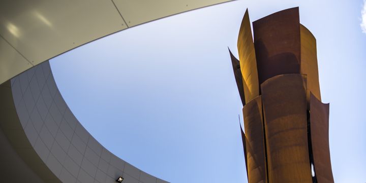 Sculpture dans le patio du Mémorial ACTe, en Guadeloupe
 (NICOLAS DERNE / AFP)