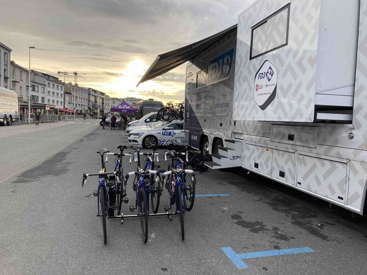 Le désert de Brest au petit matin, avant le départ de la Course by le Tour, le 26 juin 2021. (AH)