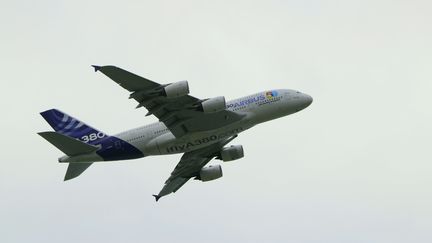 Un Airbus A380 en vol, août 2019. (BENJAMIN FONTAINE / RADIOFRANCE)