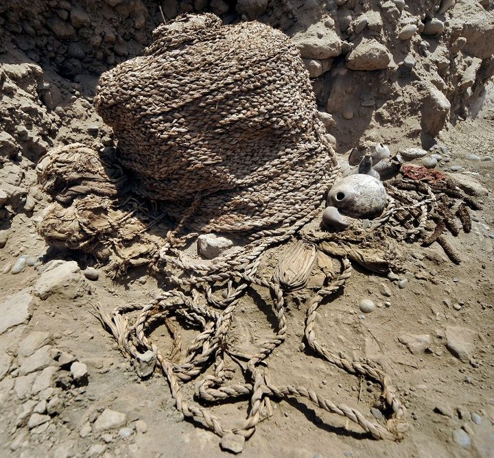 Au Pérou, les 2 momies se trouvaient au sommet d'une pyramide tronquée de 20 mètres de haut située dans le complexe de la "huaca" (site religieux en langue quechua) de Pucllana, à Miraflores, quartier liménien cossu (octobre 2013)
 (CRIS BOURONCLE / AFP)