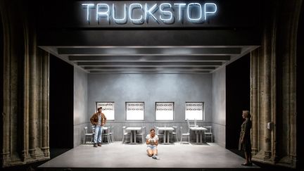 "Truckstop", Mise en scène Arnaud Meunier. Avignon 2016
 (Christophe Raynaud de Lage / Festival d&#039;Avignon)