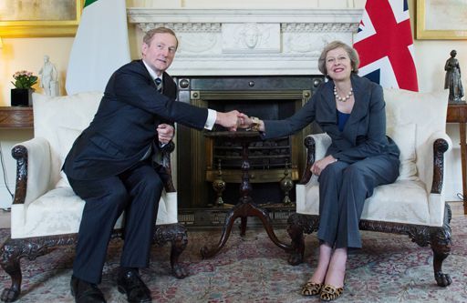 Le chef du gouvernement irlandais, Enda Kenny, et la Première ministre britannique, Theresa May, au 10 Downing Street à Londres le 26 juillet 2016. ( REUTERS/Stefan Rousseau/Pool)