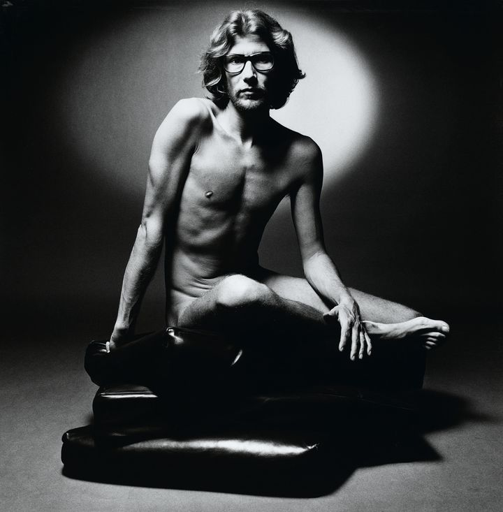 Portrait d'Yves Saint Laurent, en 1971, réalisé par le photographe Jeanloup Sieff (Estate of Jeanloup Sieff © Centre Pompidou, MNAM-CCI, Dist. RMN- Grand Palais / image Centre Pompidou, MNAM-CCI)