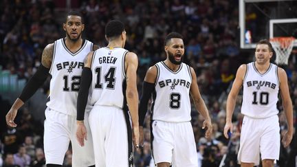 Le collectif des Spurs fait merveille (JASON MILLER / GETTY IMAGES NORTH AMERICA)