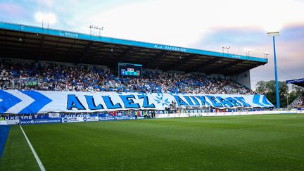 Ligue 1 : un policier frappé en marge du match de football Auxerre-Rennes, trois supporters interpellés