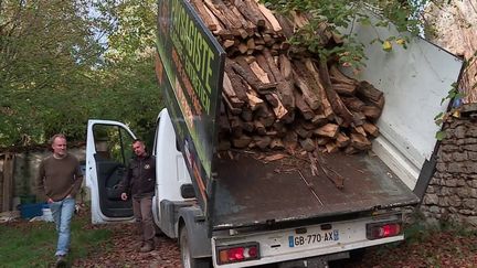 Bois de chauffage : les livreurs sont particulièrement mobilisés en novembre